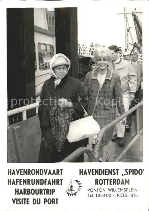 Rotterdam Hafenrundfahrt Spido Frauen am Einstieg