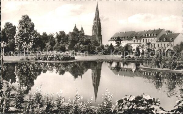 Freiburg Breisgau Stadtgartenanlage mit Münster