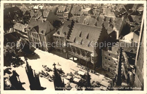Freiburg Breisgau Wochenmarkt und Kaufhaus vom Münstertur