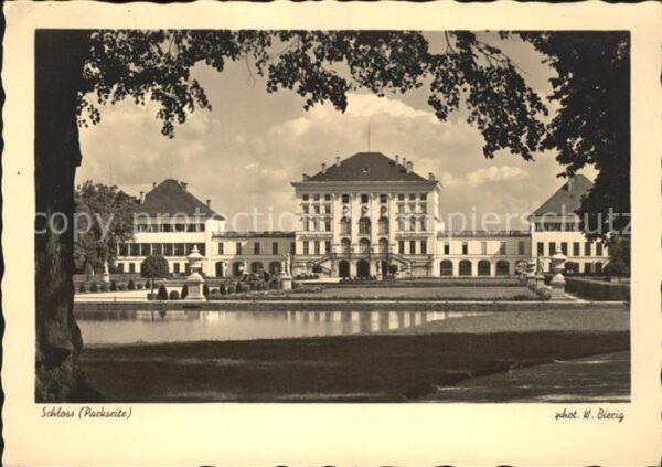 Muenchen Nymphenburg Schloss Parkseite
