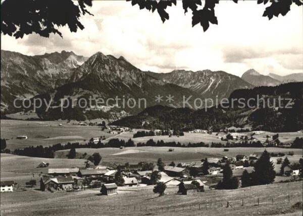 Sonderdorf mit Nebelhorn