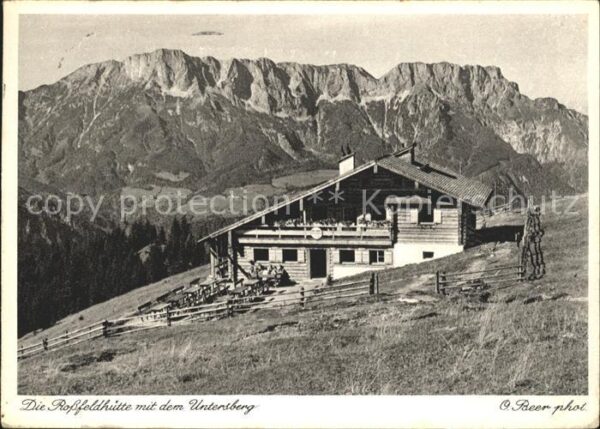 Rossfeldhuette mit Untersberg