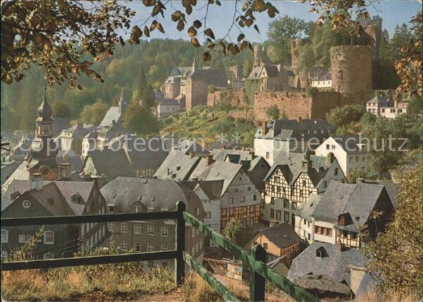 Monschau im Naturpark Nordeifel mit Burg