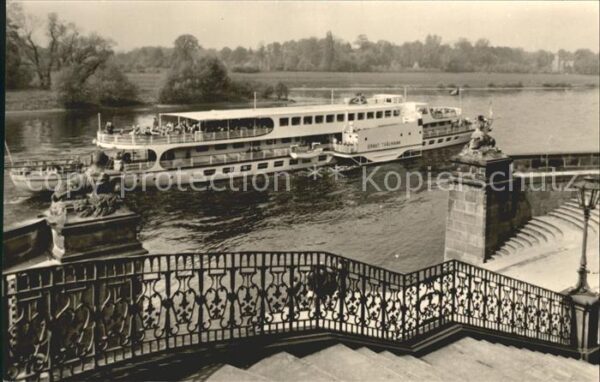 Motorschiffe MS Ernst Thälmann Schloss Pillnitz