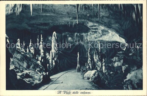 Hoehlen Caves Grottes Viale delle colonne Postumia