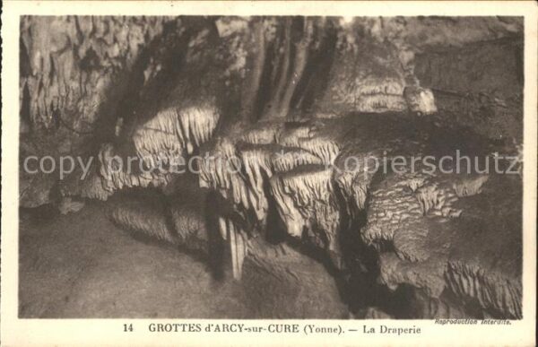 Hoehlen Caves Grottes Arcy-sur-Cure Draperie