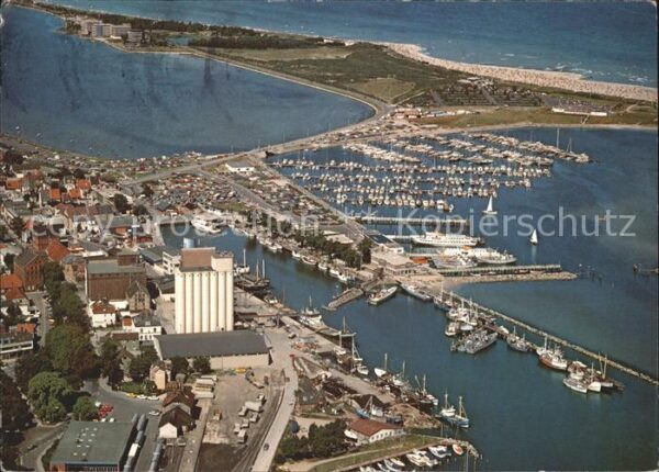 Heiligenhafen Ostseebad Hafen Bad an der Vogelfluglinie Deutsch