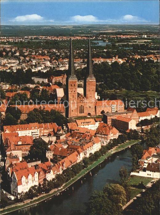 Luebeck Fliegeraufnahme mit Kirche