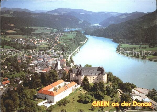 Grein Donau Oberoesterreich Fliegeraufnahme mit Schloss Greinburg