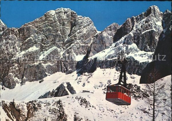 Dachstein Gebirge Seilbahn mit Hohem Dachstein