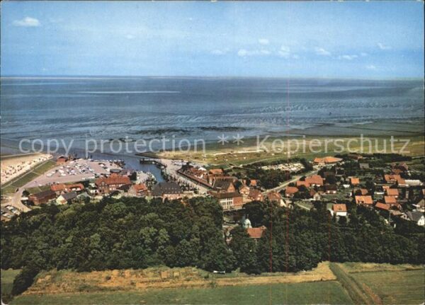 Neuharlingersiel Fliegeraufnahme mit Fährhaus
