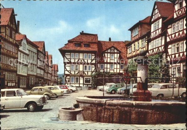 Bad Soden Taunus Fachwerkhäuser Brunnen Autos