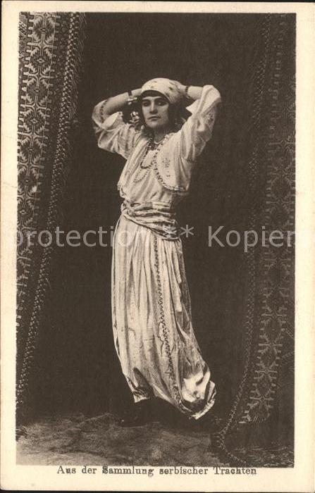 Serbien Serbija Frau in Tracht