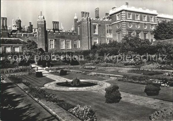 Middlesex Hampton Court Palace Pond Garden