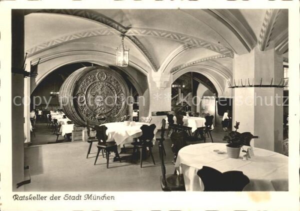 Muenchen Ratskeller innen Restaurant
