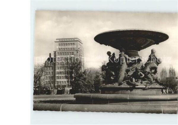 Dresden Platz der Einheit Brunnen