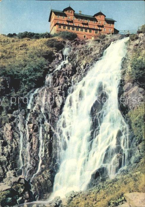 Krkonose Wasserfall Gebäude oberhalb