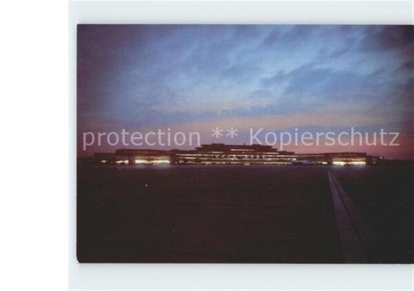Koeln Rhein Flughafen Köln Bonn bei Nacht