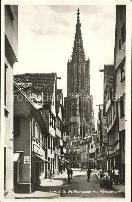 Ulm Donau Walfischgasse mit Münsterturm