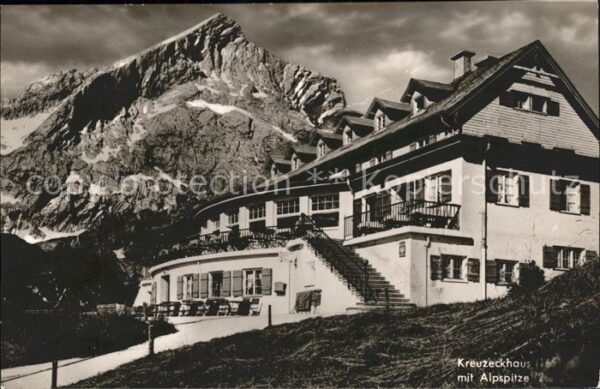Kreuzeckhaus mit Alpspitze Wettersteingebirge