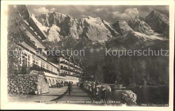 Eibsee Eibseehotel gegen Waxensteine und Zugsp