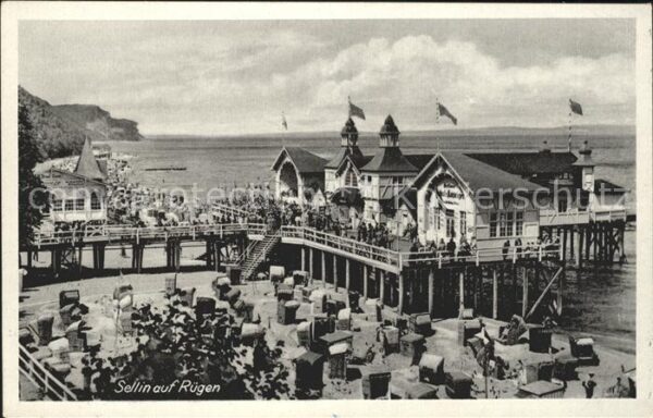 Sellin Ruegen Seebrücke Strand