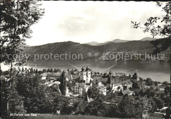 Millstatt Millstaettersee Teilansicht