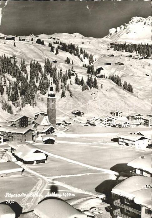 Arlberg Skispuren Kirche