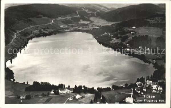 Titisee-Neustadt Fliegeraufnahme mit See