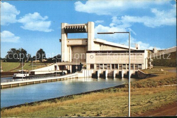 Uelzen Lueneburger Heide Elbe Seiten Kanal Schleuse