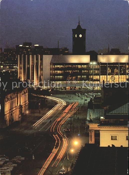 Berlin Palast der Republik bei Nacht