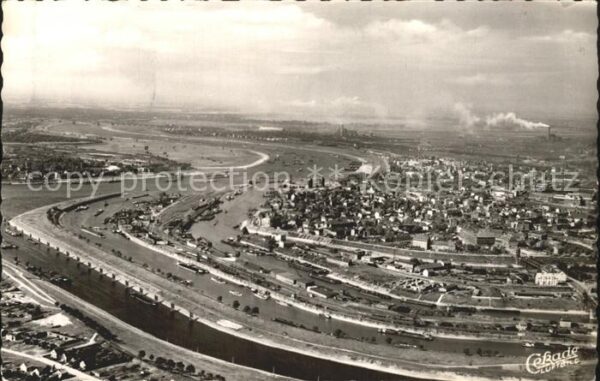 Duisburg Ruhr Fliegeraufnahme mit Häfen und Rhein