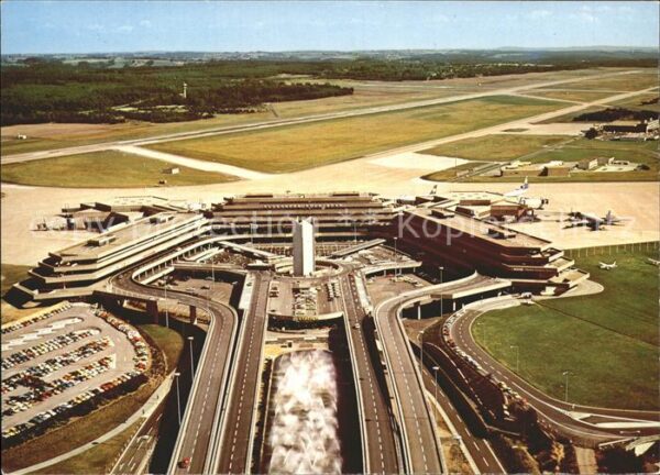 Koeln Rhein Flughafen Fluggast Abfertigungsgebäude