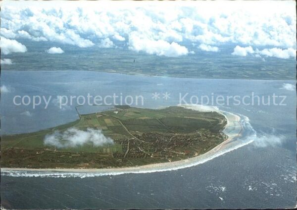 Langeoog Nordseebad Blick aus etwa 2000 m im Hintergrund Fe