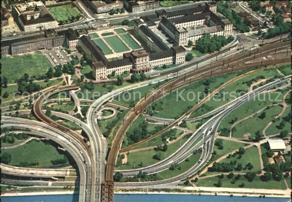 Mannheim Schloss und Auffahrt zur Rheinbrücke Fl