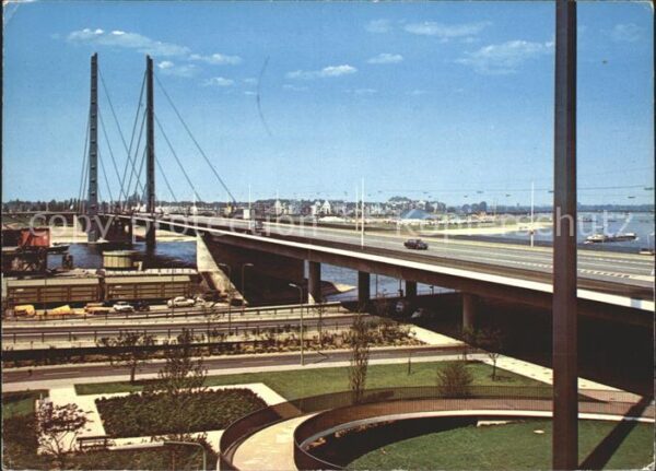 Duesseldorf Rheinknie Brücke