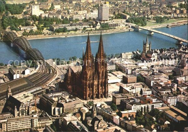 Koeln Rhein Fliegeraufnahme Altstadt Dom Hohenzolle