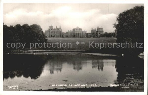 Blenheim Park Palace and Lake