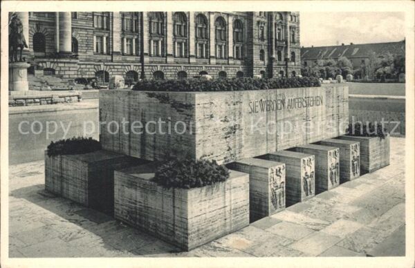 Muenchen Denkmal für im Weltkrieg gefallenen Mün