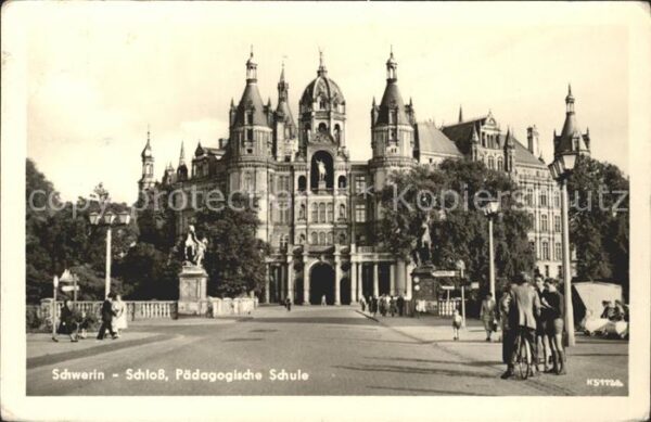 Schwerin Mecklenburg Schloss Pädagogische Schule