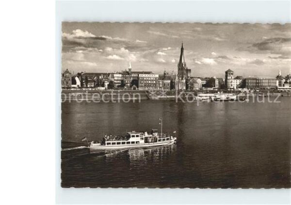 Duesseldorf Rheinpartie Schiff Kirche