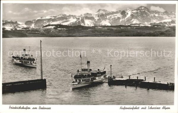 Dampfer Binnenschifffahrt Friedrichshafen am Bodensee Hafeneinfah