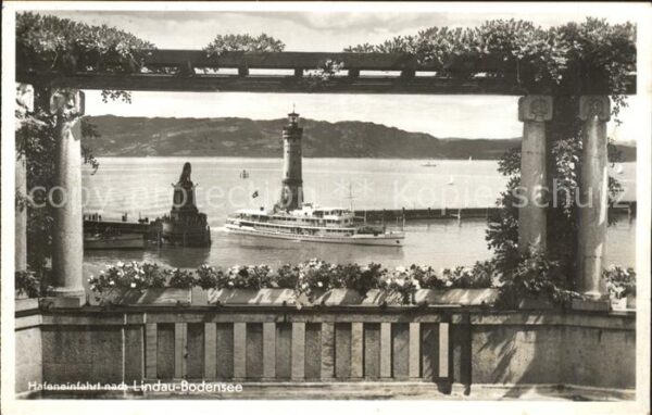 Dampfer Seitenrad Hafeneinfahrt Lindau-Bodensee