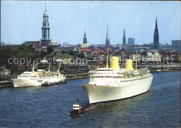 Dampfer Oceanliner Hamburg Hafen Stadtpanorama