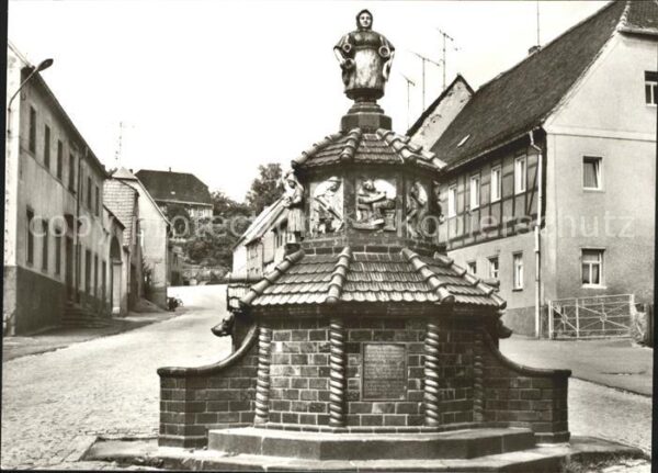 Kohren-Sahlis Töpferbrunnen auf dem Marktplatz
