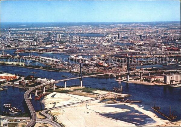 Hamburg Köhlbrandbrücke und Hafen Fliegeraufnah