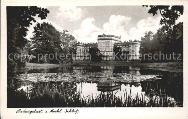 Ludwigslust Schloss Teich