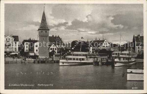 Lindau Bodensee Hafenpartie Turm Ausflugsdampfer
