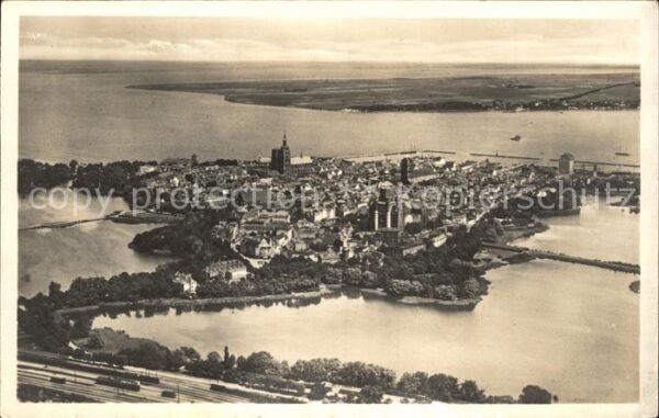 Stralsund Mecklenburg Vorpommern Inselstadt am Meer Altstadt Fliegeraufn