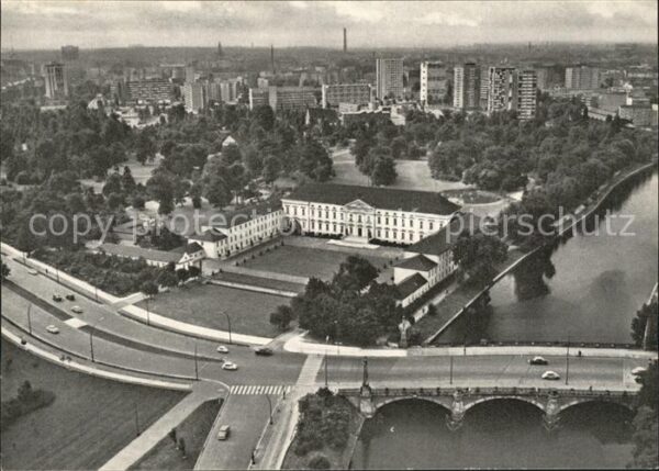 Berlin Schloss Bellevue mit Hansaviertel Flieg